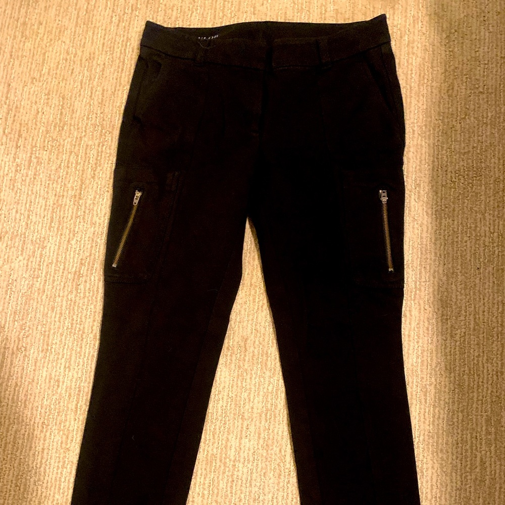 EUC Ann Taylor Cargo pants size 6